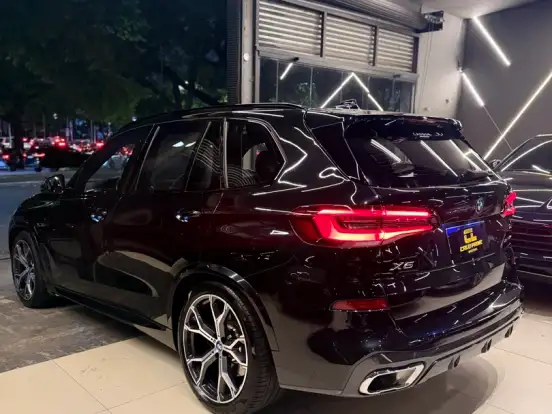 BMW-X5-3.0 I6 TURBO HÍBRIDO XDRIVE45E M SPORT AUTOMÁTICO BMW-X5-2022