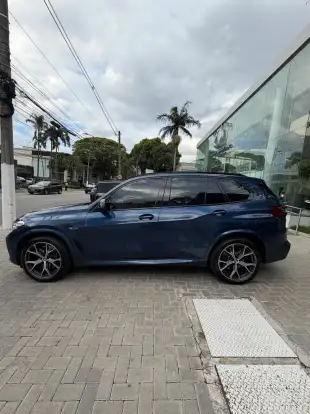 BMW-X5-2022