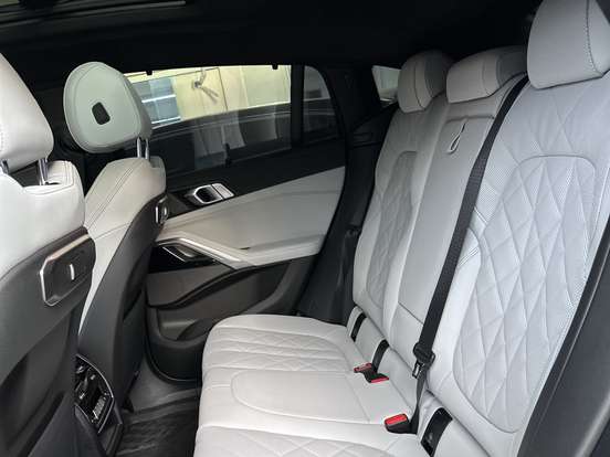 BMW-X6-3.0 TWINPOWER GASOLINA XDRIVE40I M SPORT AUTOMÁTICO BMW-X6-2024