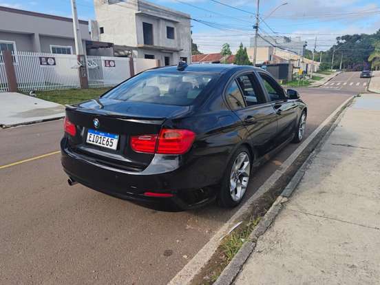 BMW-320i-2012