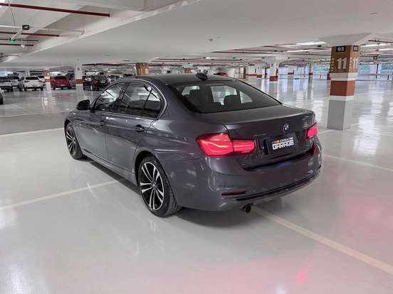 BMW-320i-2018