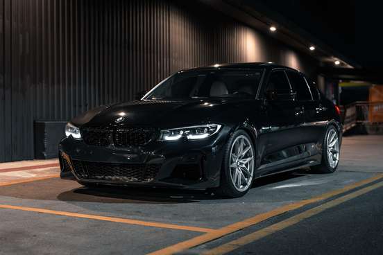 BMW-320i-2019