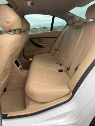 BMW-320i-2017