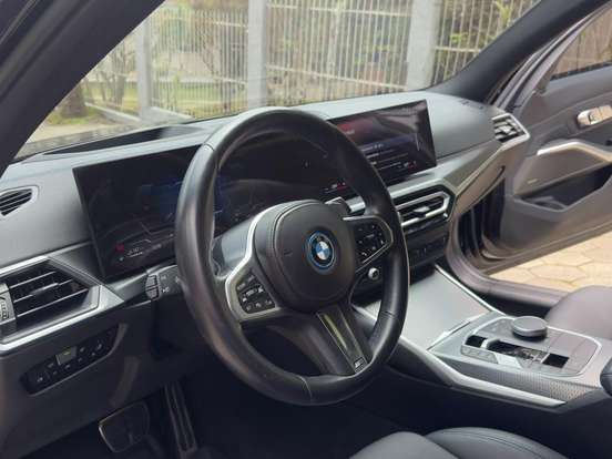 BMW-330e-2.0 16V TURBO HÍBRIDO M SPORT AUTOMÁTICO BMW-330e-2023