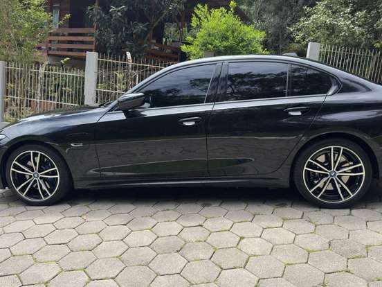 BMW-330e-2.0 16V TURBO HÍBRIDO M SPORT AUTOMÁTICO BMW-330e-2023