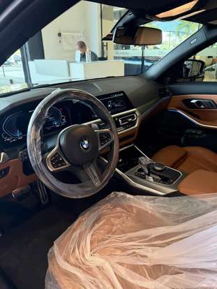 BMW-330e-2021