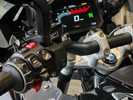 BMW-R 1250 GS PREMIUM TRIPLE BLACK BMW-R 1250 GS PREMIUM TRIPLE BLACK-2022