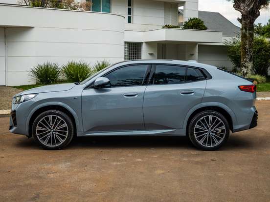 BMW-X2-2.0 TURBO GASOLINA XDRIVE20I M SPORT STEPTRONIC BMW-X2-2025