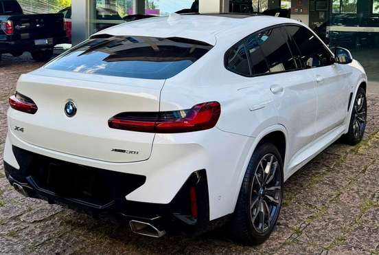 BMW-X4-2024