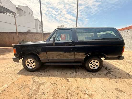 CHEVROLET-BONANZA-1990