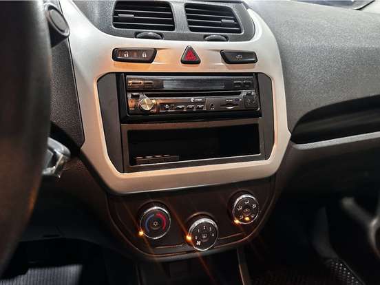 CHEVROLET-COBALT-2018