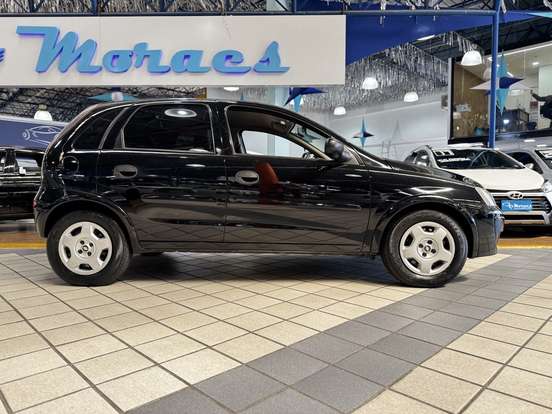 CHEVROLET-CORSA-2011