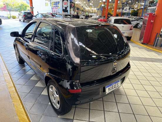 CHEVROLET-CORSA-2011