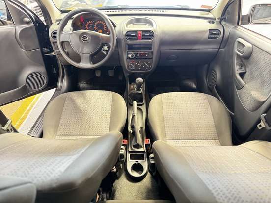 CHEVROLET-CORSA-2011