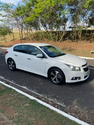 CHEVROLET-CRUZE-2013