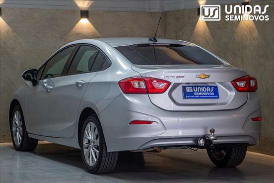 CHEVROLET-CRUZE-2017