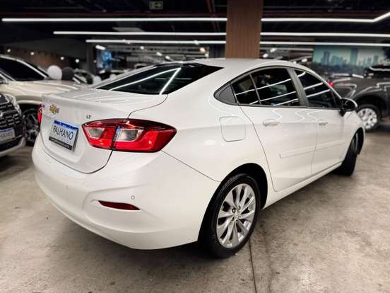 CHEVROLET-CRUZE-2017