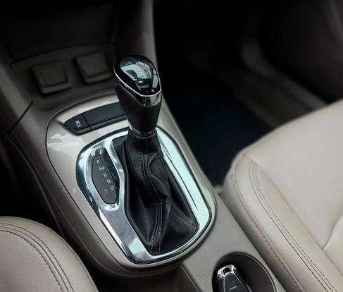 CHEVROLET-CRUZE-2018