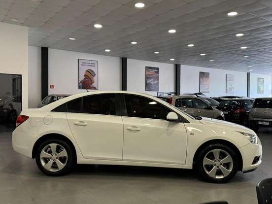 CHEVROLET-CRUZE-1.8 LT 16V FLEX 4P AUTOMÁTICO CHEVROLET-CRUZE-2012