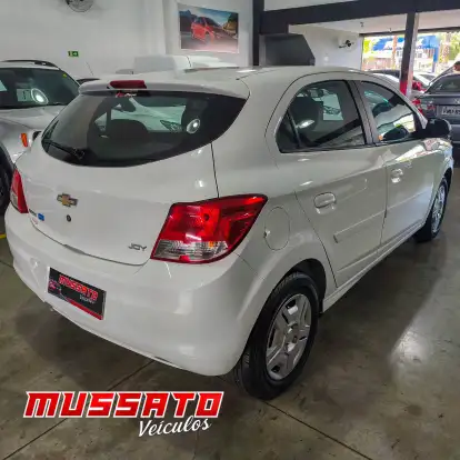 CHEVROLET-ONIX-2018