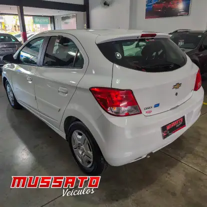 CHEVROLET-ONIX-2018
