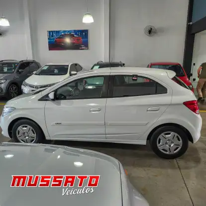 CHEVROLET-ONIX-2018