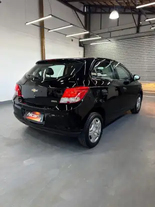 CHEVROLET-ONIX-2014