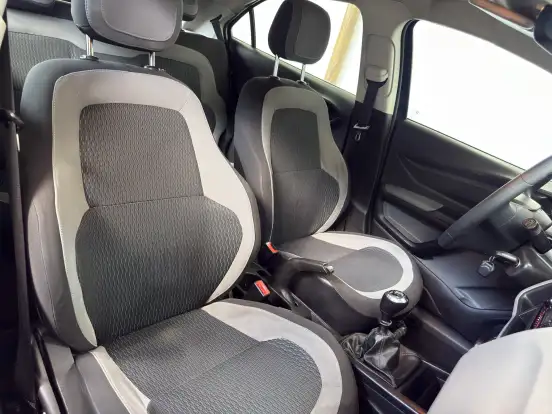 CHEVROLET-ONIX-2014