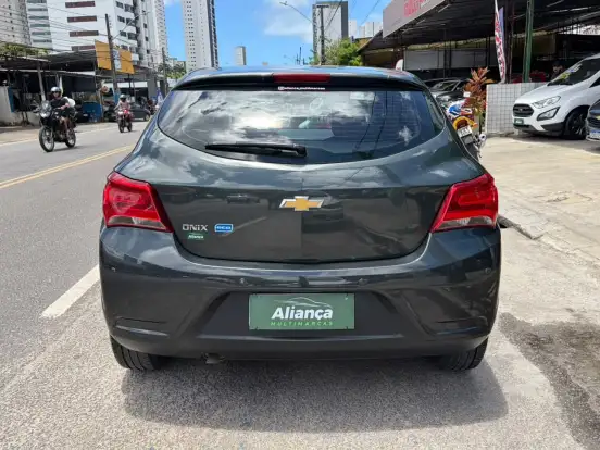 CHEVROLET-ONIX-2018
