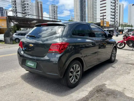 CHEVROLET-ONIX-2018