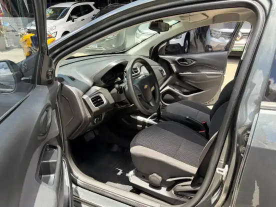 CHEVROLET-ONIX-2018
