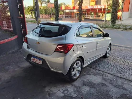 CHEVROLET-ONIX-1.4 MPFI LT 8V FLEX 4P AUTOMÁTICO CHEVROLET-ONIX-2019