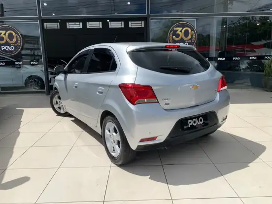 CHEVROLET-ONIX-2018