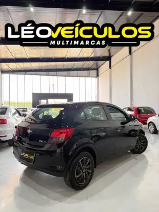 CHEVROLET-ONIX-1.4 MPFI LT 8V FLEX 4P AUTOMÁTICO CHEVROLET-ONIX-2013