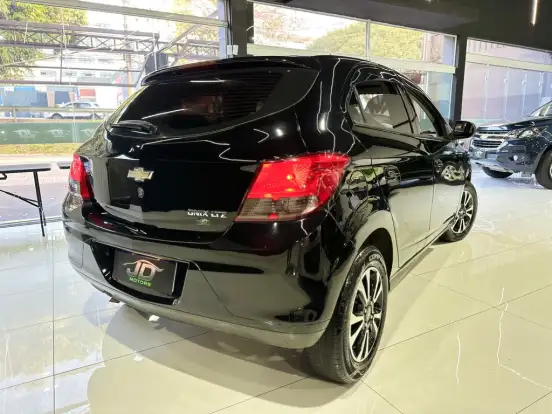 CHEVROLET-ONIX-2014