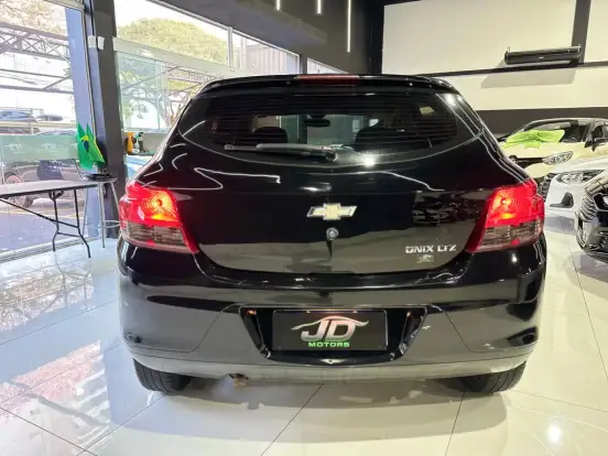 CHEVROLET-ONIX-2014