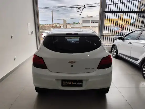 CHEVROLET-ONIX-1.4 MPFI LTZ 8V FLEX 4P AUTOMÁTICO CHEVROLET-ONIX-2015