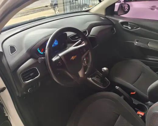 CHEVROLET-ONIX-2015