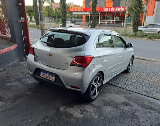 CHEVROLET-ONIX-2019