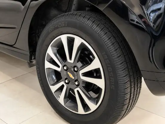 CHEVROLET-ONIX-2016