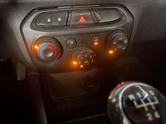 CHEVROLET-ONIX-2019