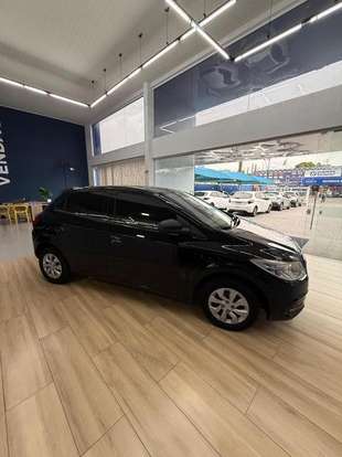 CHEVROLET-ONIX-1.0 MPFI LS 8V FLEX 4P MANUAL CHEVROLET-ONIX-2014