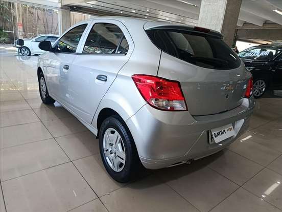 CHEVROLET-ONIX-2016