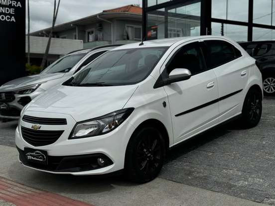 CHEVROLET-ONIX-1.0 MPFI SELEÇÃO 8V FLEX 4P MANUAL CHEVROLET-ONIX-2015