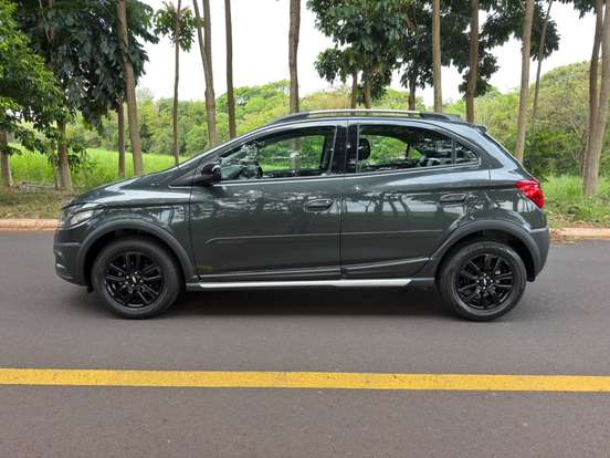 CHEVROLET-ONIX-1.4 MPFI ACTIV 8V FLEX 4P AUTOMÁTICO CHEVROLET-ONIX-2018