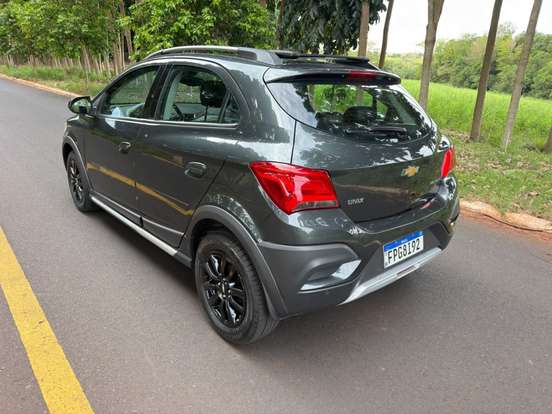 CHEVROLET-ONIX-2018