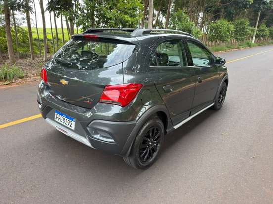 CHEVROLET-ONIX-1.4 MPFI ACTIV 8V FLEX 4P AUTOMÁTICO CHEVROLET-ONIX-2018