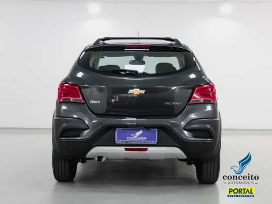 CHEVROLET-ONIX-2018