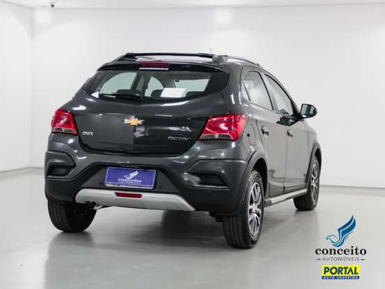 CHEVROLET-ONIX-2018