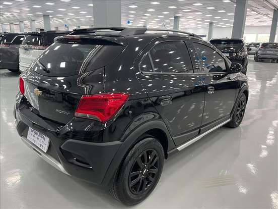 CHEVROLET-ONIX-2018